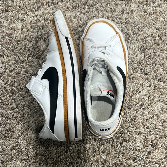 Nike Other - Nike White and Black Sneakers Classic Design